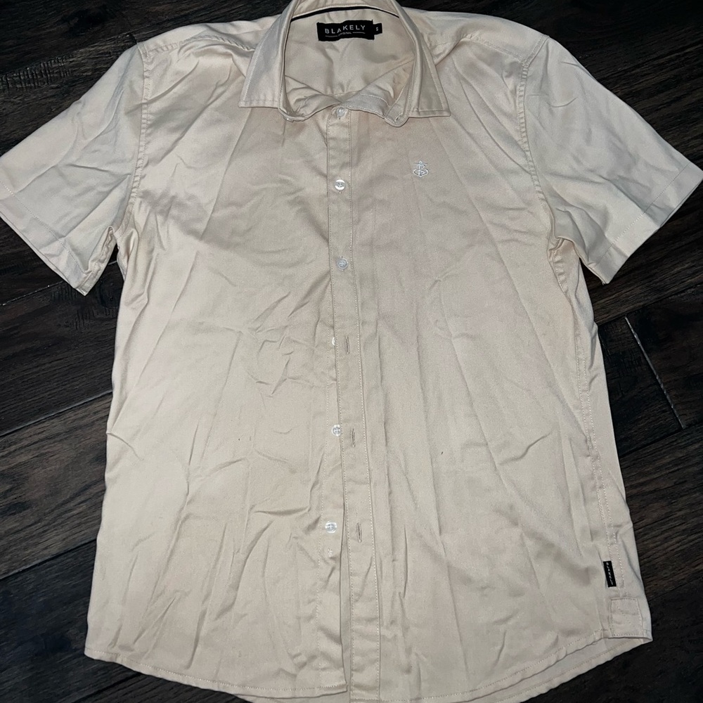 Blakely short sleeve button up shirt